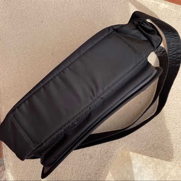 🆕Lug Wings Crossbody RFID Travel Bag | Black - Picture 7 of 16